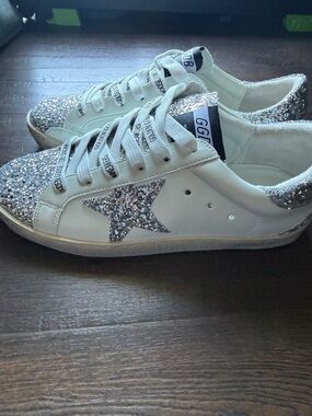 Sparkly Star Sneakers Size 38 Distressed Style
Glitter Shoes